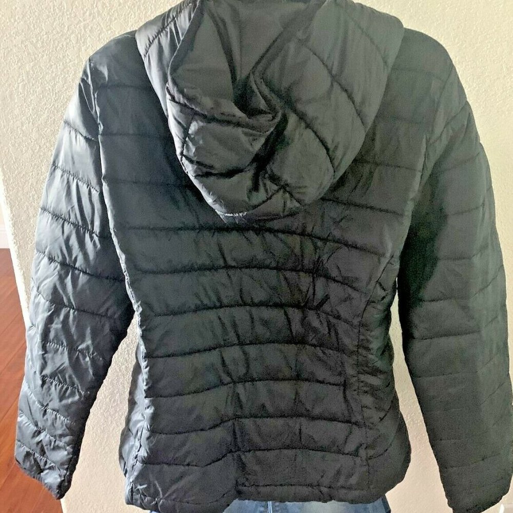 Amazon Essentials Black Packable Puffer Jacket Si… - image 8